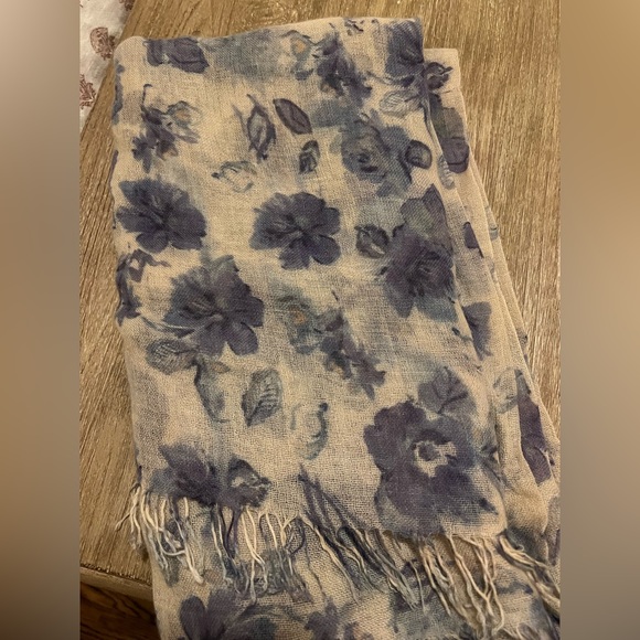 Chan Luu Blue and Cream Scarf - Picture 1 of 2